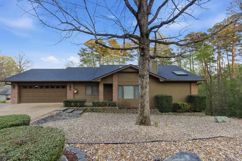 1 Narvaez Ln, Hot Springs Village, AR 71909
