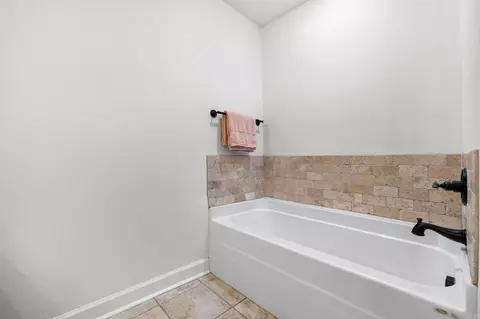Bath - 54 Cimarron Cir, Cabot, AR 72023 photo 2 of 4