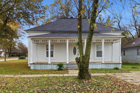 628 E 2nd St, Stuttgart, AR 72160