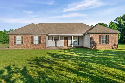 137 Langston Ln, Beebe, AR 72012