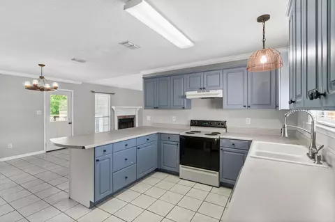 Kitchen - 137 Langston Ln, Beebe, AR 72012 photo 2 of 2