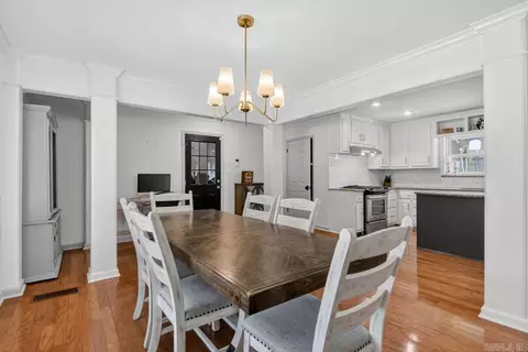 Dining - 1016 Jameson Ave, Benton, AR 72015 photo 3 of 4