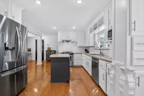 Kitchen - 1016 Jameson Ave, Benton, AR 72015 photo 1 of 4