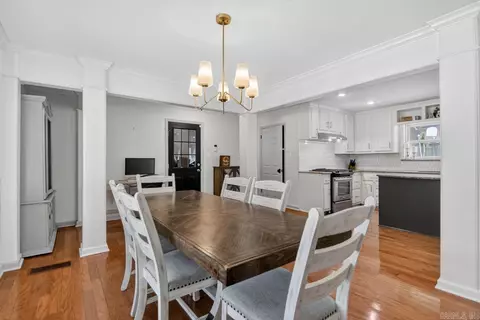 Dining - 1016 Jameson Ave, Benton, AR 72015 photo 3 of 4