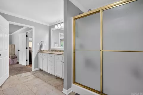 Bath - 1016 Jameson Ave, Benton, AR 72015 photo 3 of 5