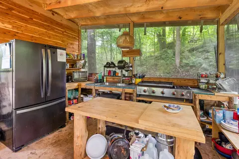 Kitchen - 147 Virgies Loop, Calico Rock, AR 72519 photo 1 of 1