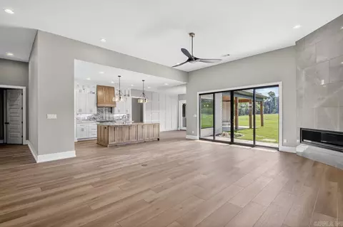 Living - 100 Liberty Oaks Trl, Alexander, AR 72002 photo 3 of 4