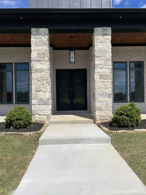 Exterior - 100 Liberty Oaks Trl, Alexander, AR 72002 photo 2 of 4