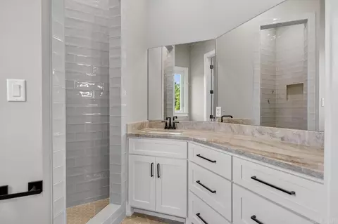 Bath - 100 Liberty Oaks Trl, Alexander, AR 72002 photo 2 of 5