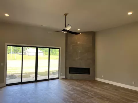 Living - 100 Liberty Oaks Trl, Alexander, AR 72002 photo 1 of 2