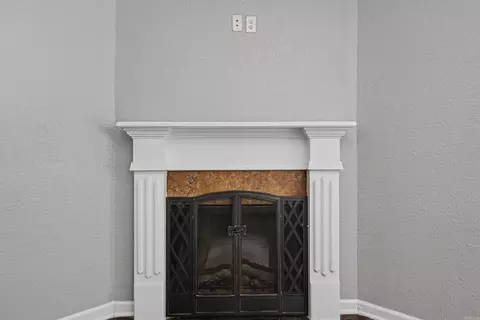 Living - 3994 Mountaincrest Cir, Alexander, AR 72002 photo 3 of 6