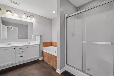 Bath - 3994 Mountaincrest Cir, Alexander, AR 72002 photo 6 of 6