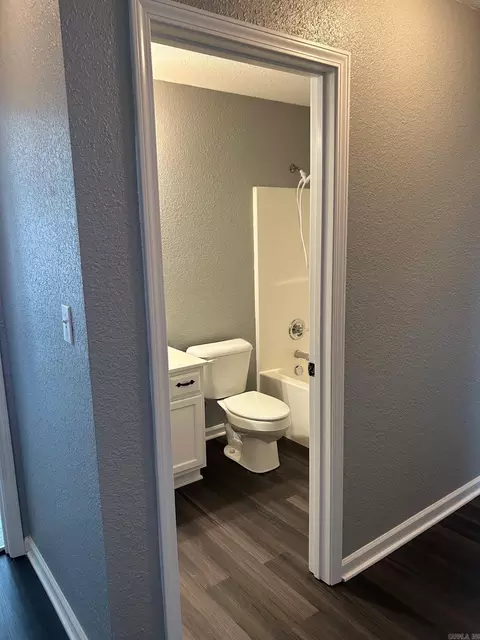 Bath - 3994 Mountaincrest Cir, Alexander, AR 72002 photo 1 of 6