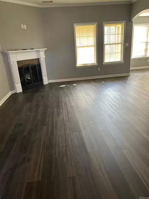 Living - 3994 Mountaincrest Cir, Alexander, AR 72002 photo 4 of 6