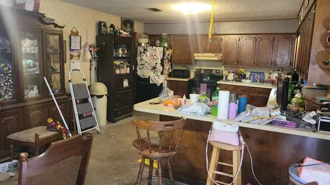 Kitchen - 9102 Shannon Rd, Pine Bluff, AR 71603 photo 2 of 2