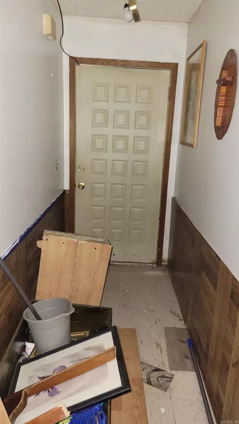 Entry Way - 9102 Shannon Rd, Pine Bluff, AR 71603 photo 1 of 1