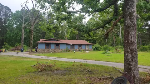 9102 Shannon Rd, Pine Bluff, AR 71603