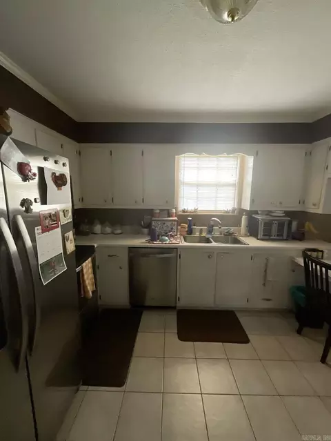 Kitchen - 120 Apache Dr, Searcy, AR 72143 photo 1 of 3