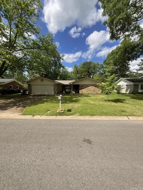 120 Apache Dr, Searcy, AR 72143