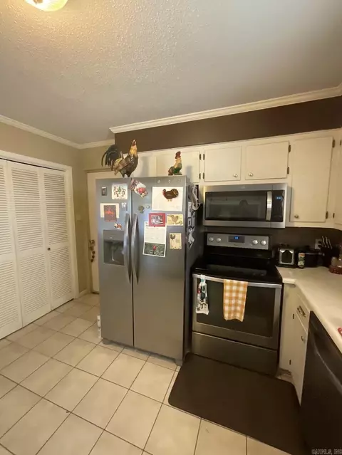 Kitchen - 120 Apache Dr, Searcy, AR 72143 photo 3 of 3