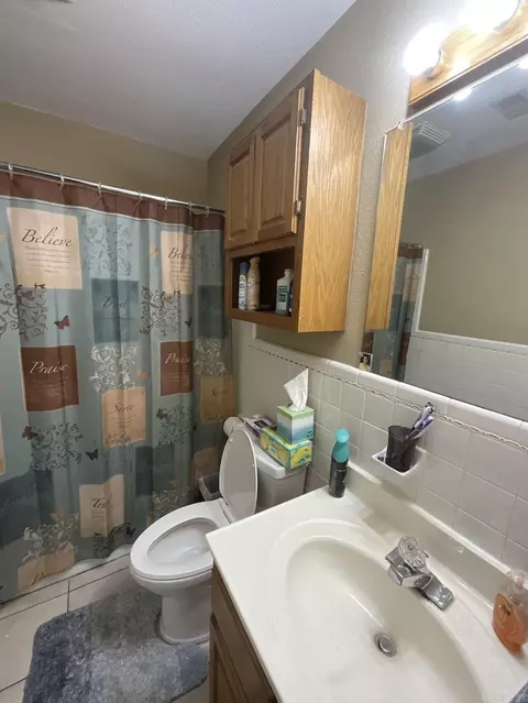 Bath - 120 Apache Dr, Searcy, AR 72143 photo 2 of 2