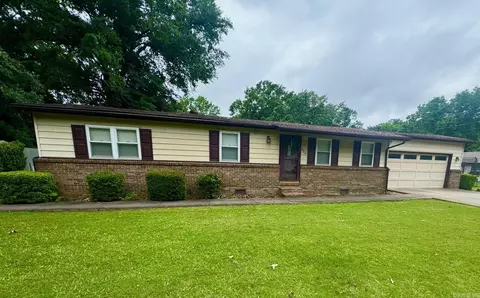 202 Skunk Hollow Rd, Conway, AR 72032