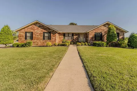 1720 Georgetown Cir, Paragould, AR 72450