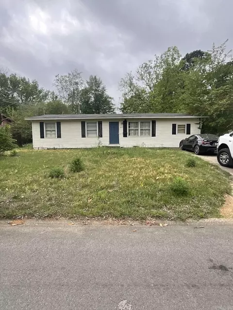 2413 Parkwood Dr, Conway, AR 72034