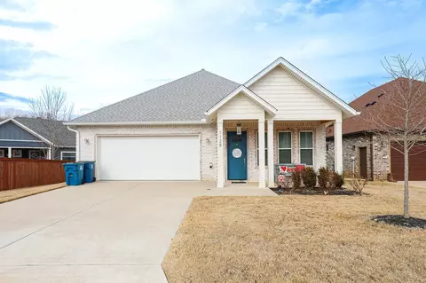 1128 Essex Dr, Benton, AR 72019