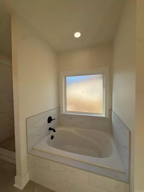 Bath - 20 Albion Ct, Cabot, AR 72023 photo 8 of 9