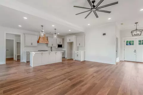 Living - 20 Albion Ct, Cabot, AR 72023 photo 5 of 6