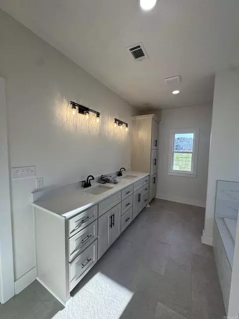 Bath - 20 Albion Ct, Cabot, AR 72023 photo 6 of 9