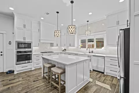 Kitchen - 1880 Indigo Cv, Conway, AR 72034 photo 2 of 6