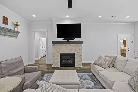 Living - 1880 Indigo Cv, Conway, AR 72034 photo 3 of 3