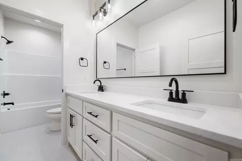 Bath - 740 Grand Valley Loop, Austin, AR 72007 photo 5 of 6