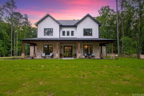 7048 Hannah Ln, Benton, AR 72019
