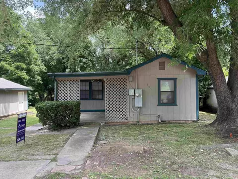 505 Girard Stret, Flippin, AR 72634
