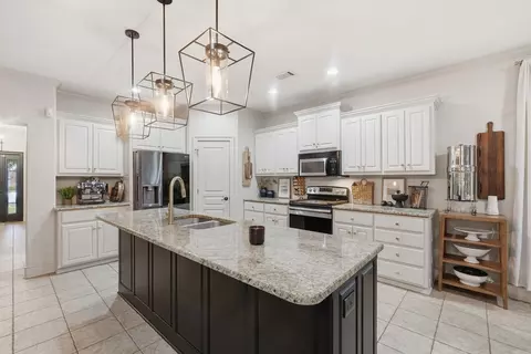 Kitchen - 1140 Champions Dr, Conway, AR 72034 photo 1 of 3