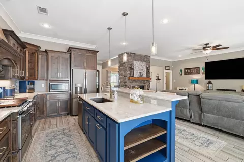 Kitchen - 4 Evergreen Cv, Greenbrier, AR 72058 photo 3 of 8