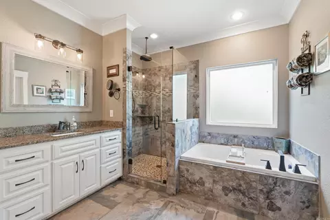 Bath - 4 Evergreen Cv, Greenbrier, AR 72058 photo 1 of 6