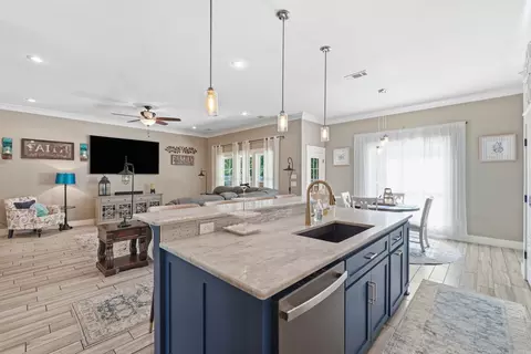 Kitchen - 4 Evergreen Cv, Greenbrier, AR 72058 photo 4 of 8