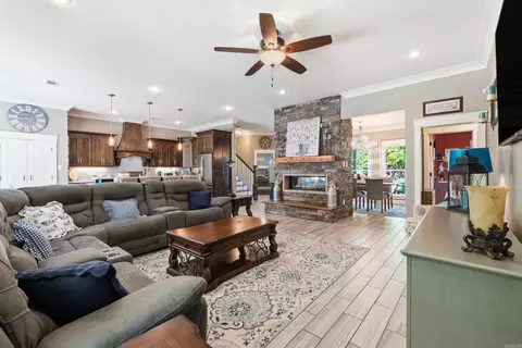 Living - 4 Evergreen Cv, Greenbrier, AR 72058 photo 2 of 2