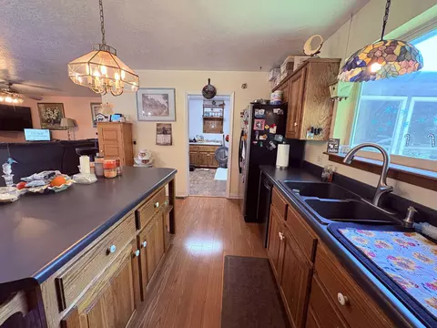 Kitchen - 1350 Circle Rd, Ash Flat, AR 72513 photo 3 of 9