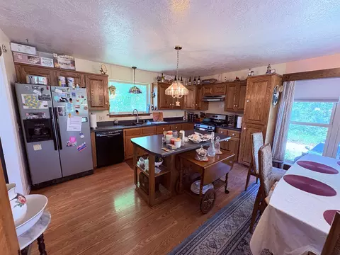 Kitchen - 1350 Circle Rd, Ash Flat, AR 72513 photo 1 of 9