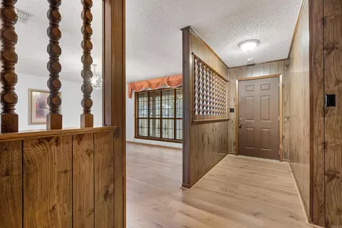 Entry Way - 1068 Spring House Rd, Malvern, AR 72104 photo 1 of 1