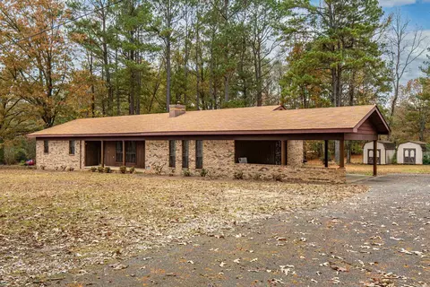 1068 Springhouse Rd, Malvern, AR 72104