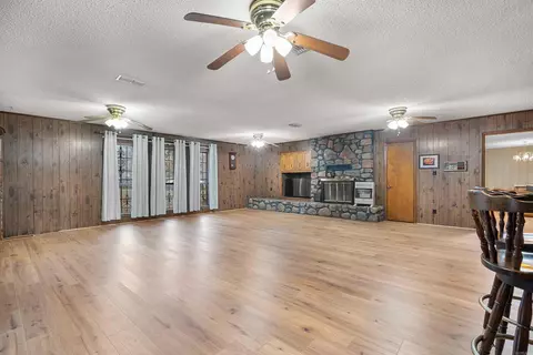 Living - 1068 Spring House Rd, Malvern, AR 72104 photo 1 of 6