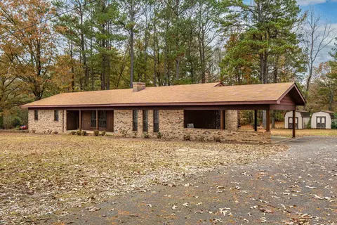 Exterior - 1068 Spring House Rd, Malvern, AR 72104 photo 1 of 12