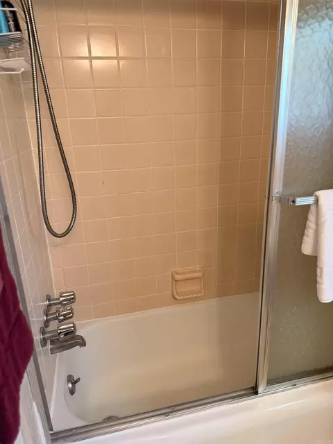 Bath - 1302 S Utah St, Pine Bluff, AR 71601 photo 2 of 4