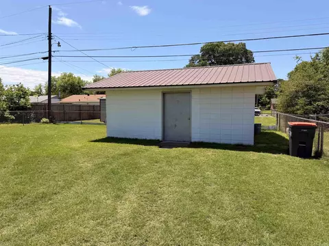 Exterior - 1302 S Utah St, Pine Bluff, AR 71601 photo 4 of 6